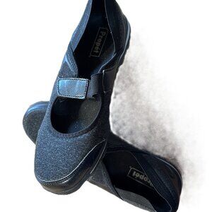 Women's Propet Mary-Jane Walking Shoes Sneakers ; size 10